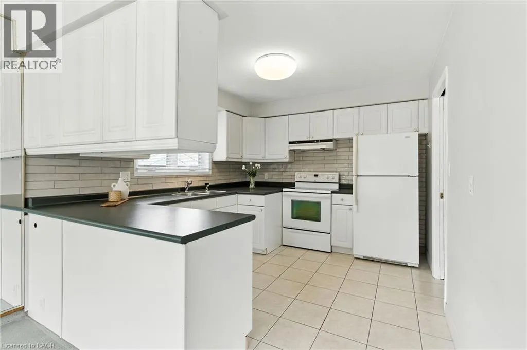 24 MEADOWLARK Drive