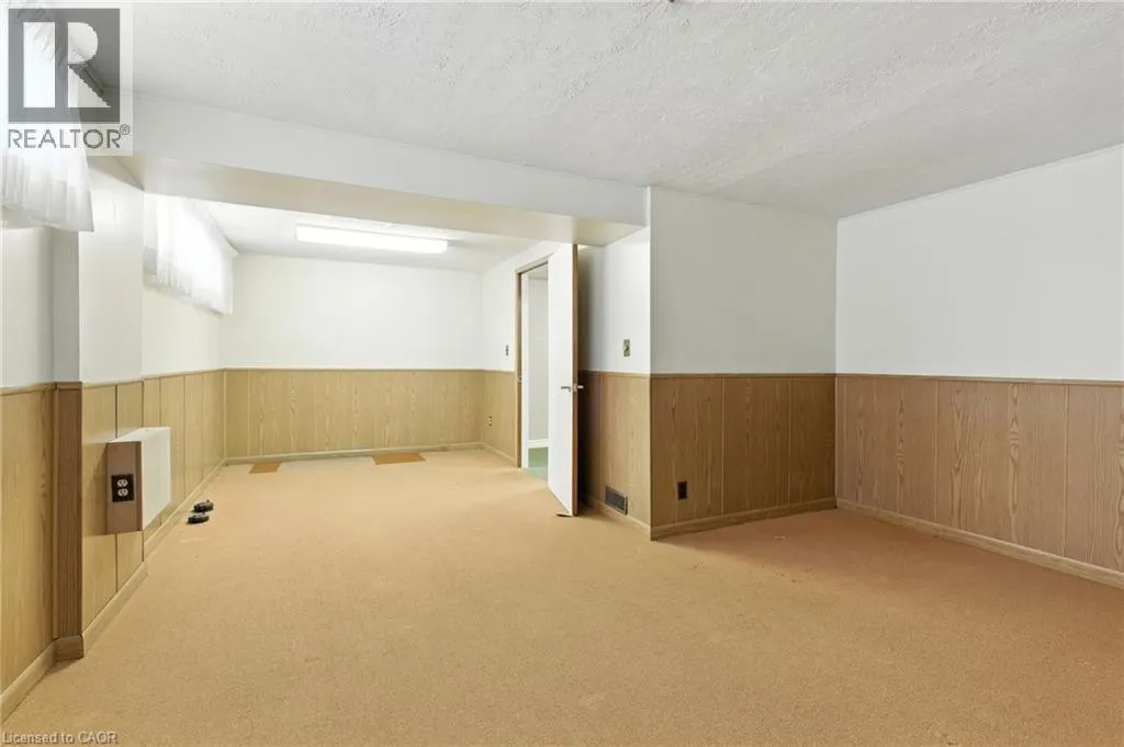 24 MEADOWLARK Drive