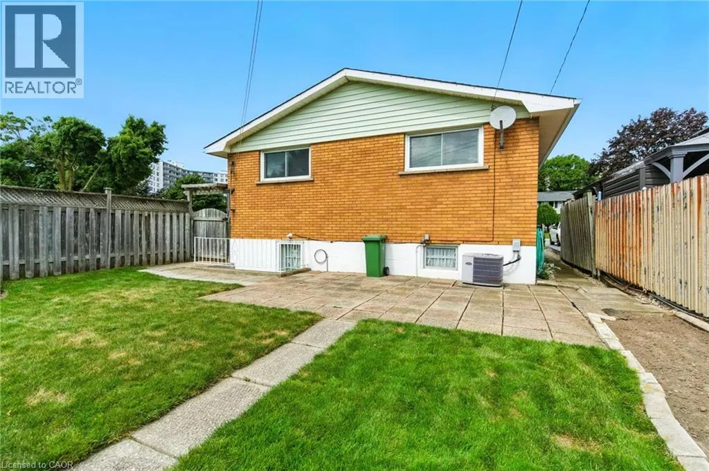 24 MEADOWLARK Drive