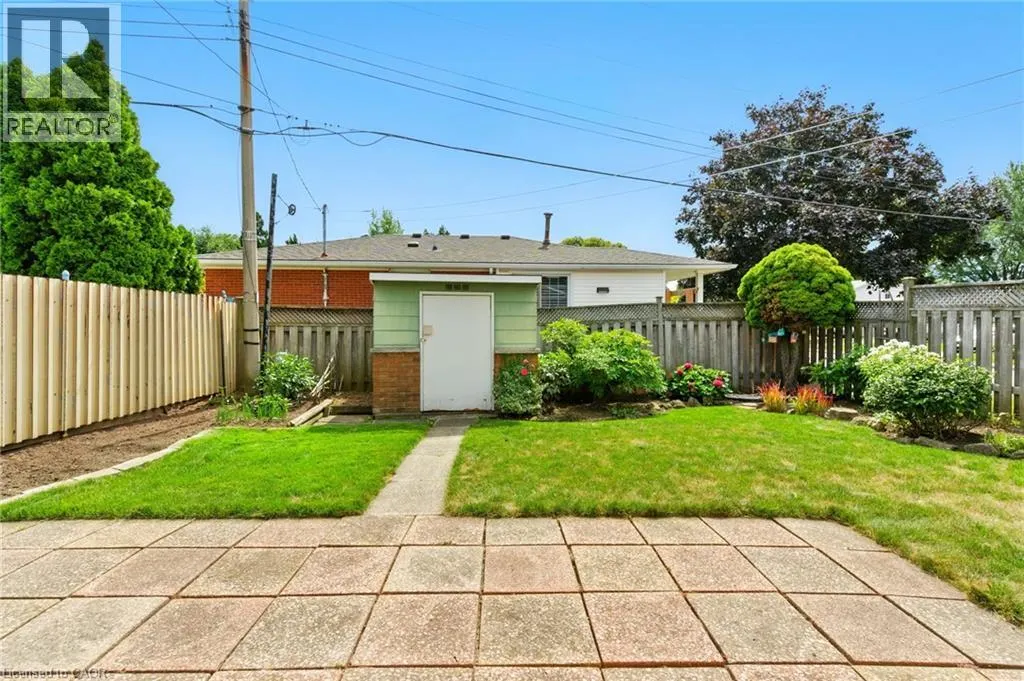 24 MEADOWLARK Drive