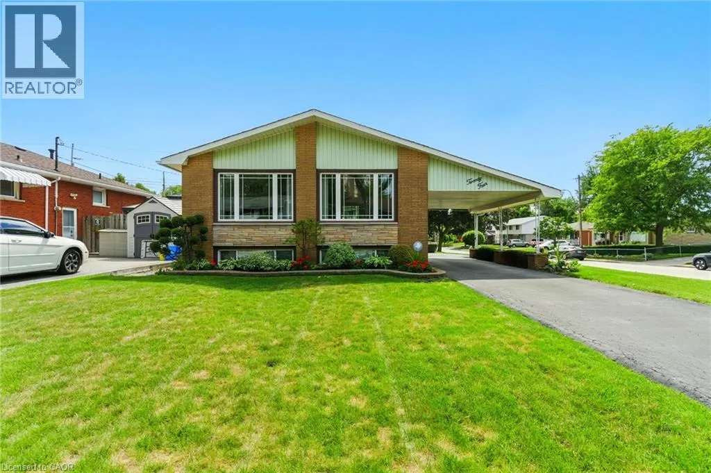 24 MEADOWLARK Drive