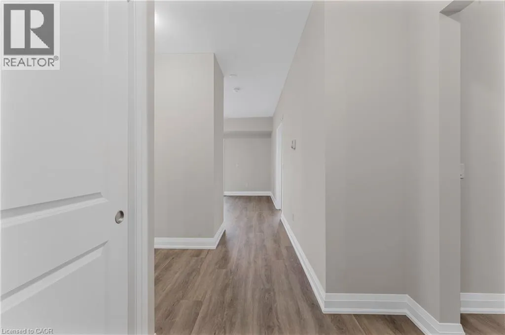 118 SUMMERSIDES Boulevard Unit# 403, #403
