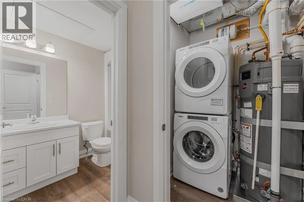 118 SUMMERSIDES Boulevard Unit# 403, #403