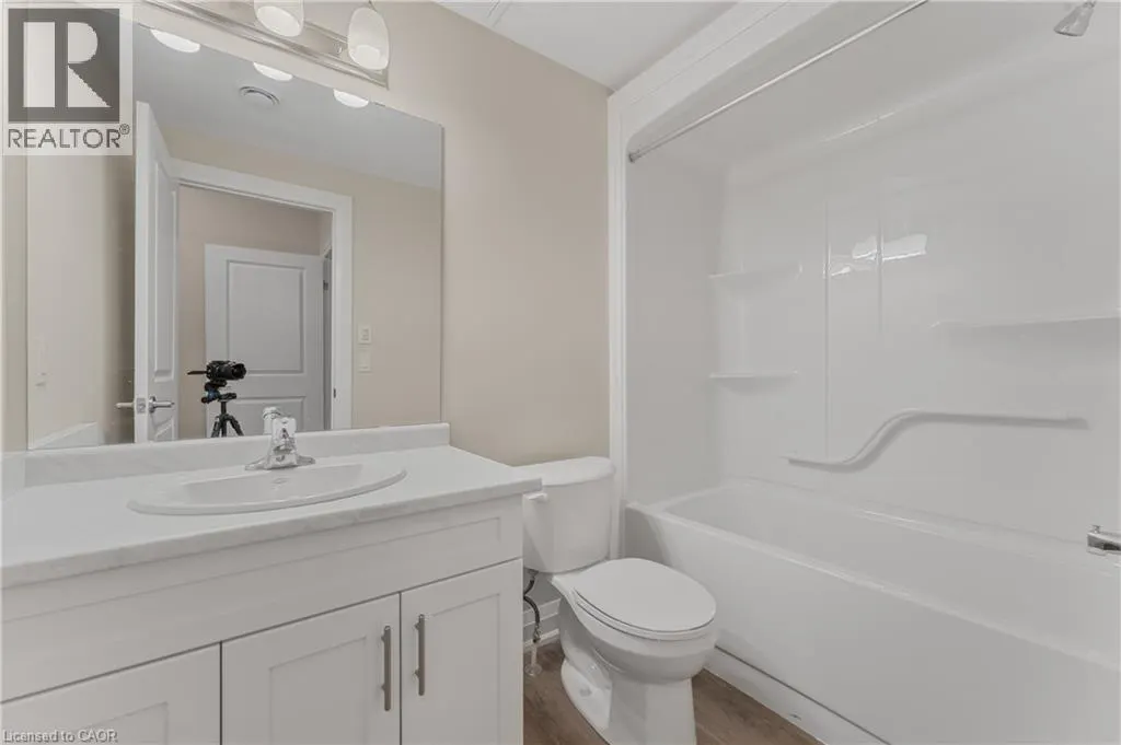 118 SUMMERSIDES Boulevard Unit# 403, #403
