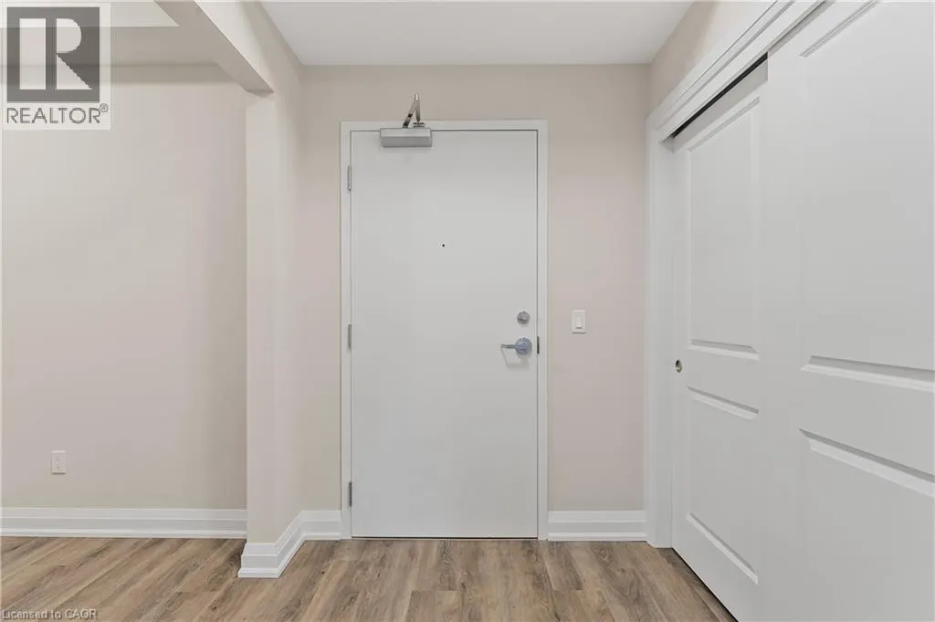 118 SUMMERSIDES Boulevard Unit# 403, #403