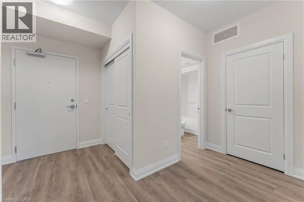 118 SUMMERSIDES Boulevard Unit# 403, #403