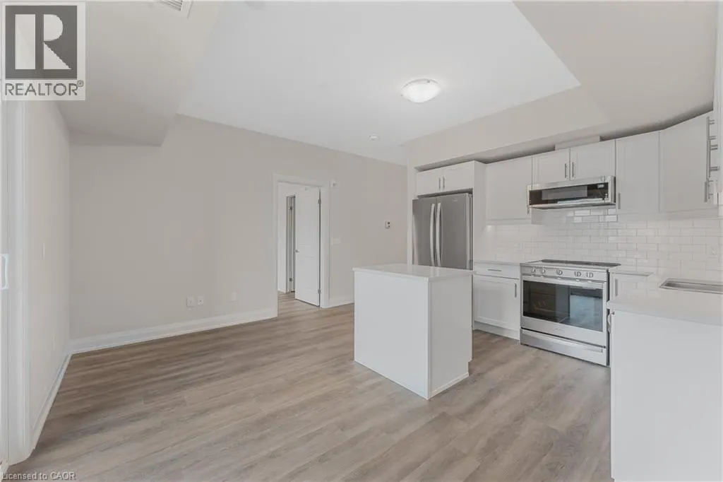 118 SUMMERSIDES Boulevard Unit# 403, #403