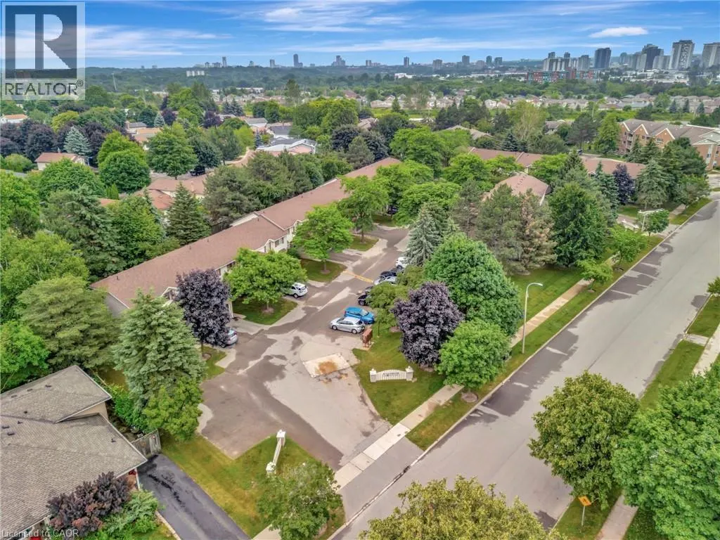476 KINGSCOURT Drive Unit# 19, #19