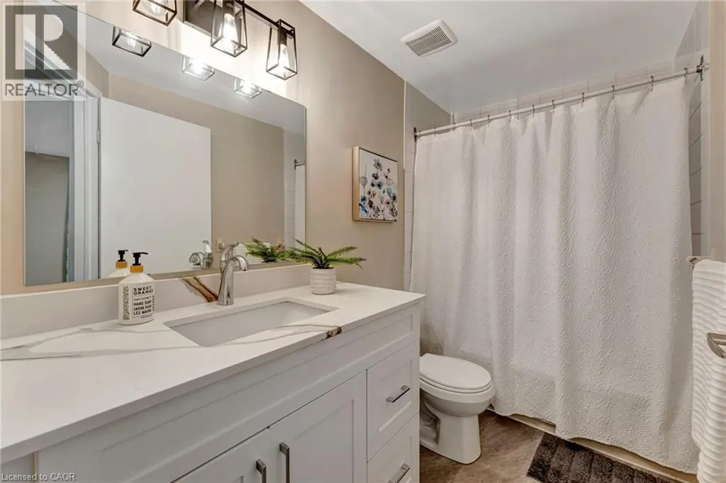 476 KINGSCOURT Drive Unit# 19, #19