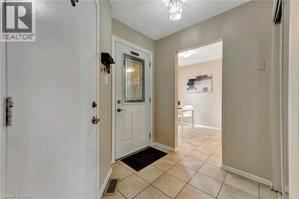476 KINGSCOURT Drive Unit# 19, #19