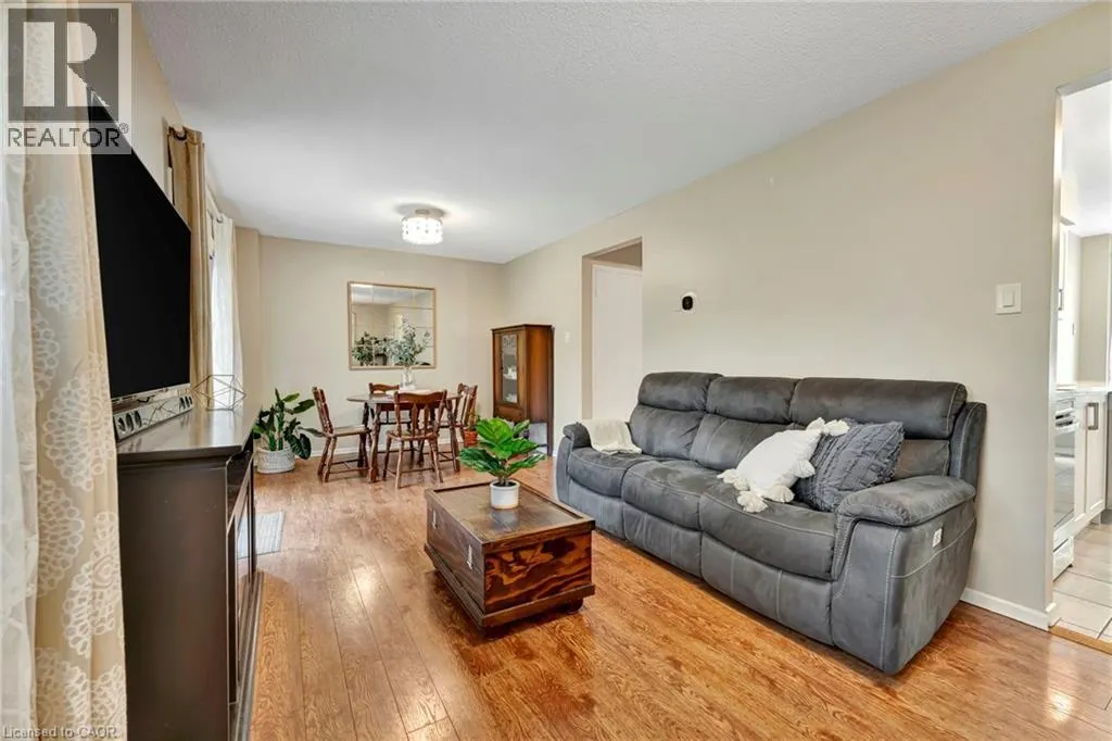 476 KINGSCOURT Drive Unit# 19, #19