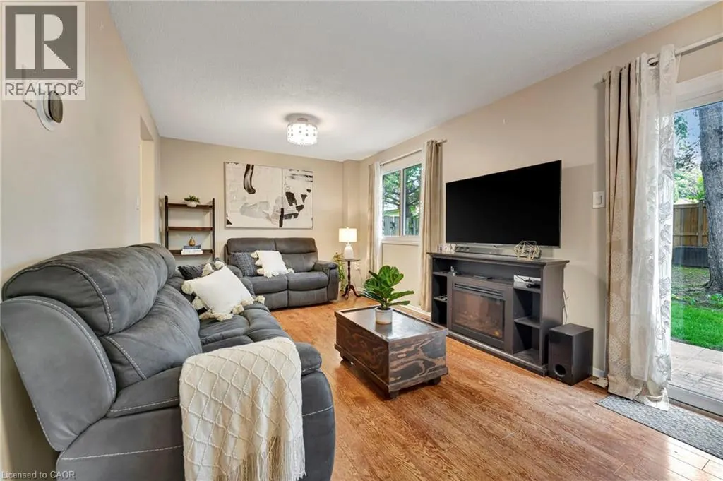 476 KINGSCOURT Drive Unit# 19, #19