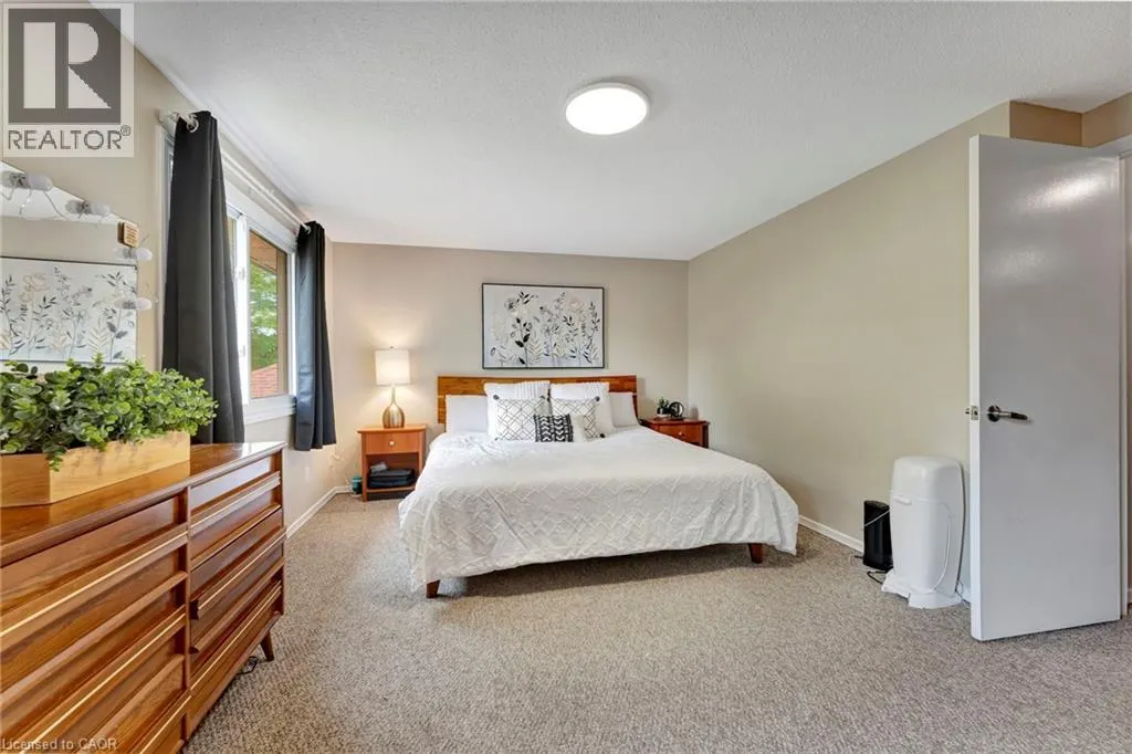476 KINGSCOURT Drive Unit# 19, #19
