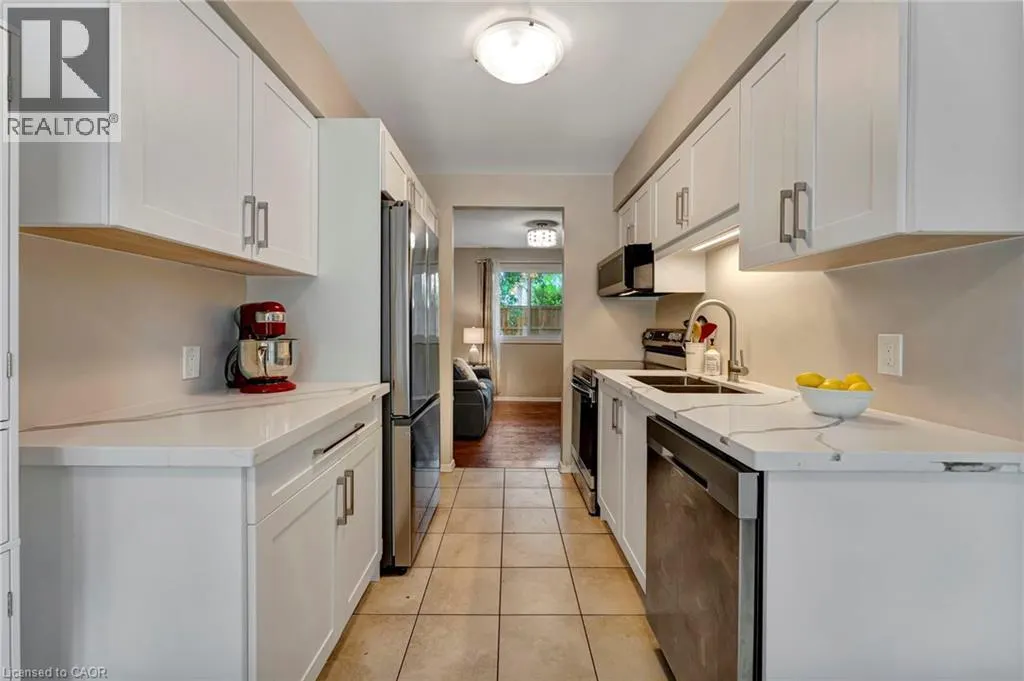 476 KINGSCOURT Drive Unit# 19, #19