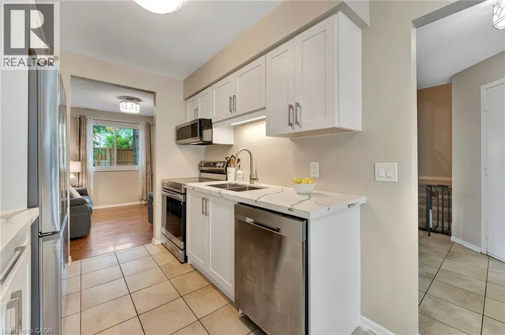 476 KINGSCOURT Drive Unit# 19, #19