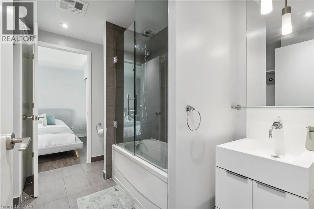 110 CHARLES Street E Unit# 2604, #2604