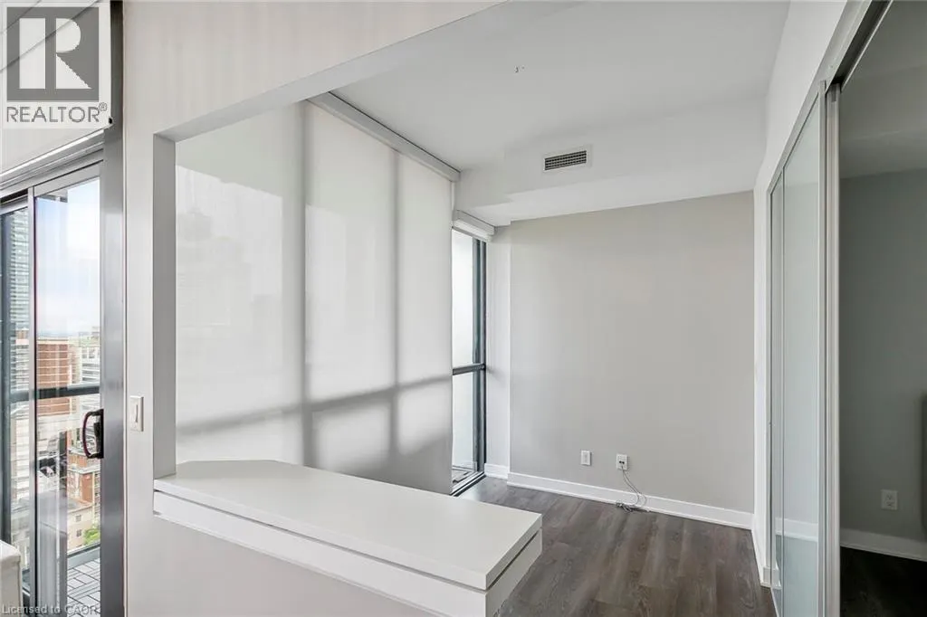 110 CHARLES Street E Unit# 2604, #2604