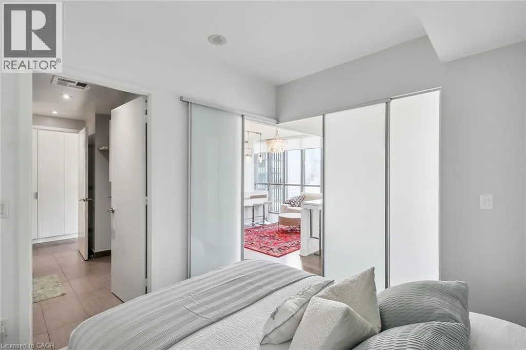 110 CHARLES Street E Unit# 2604, #2604