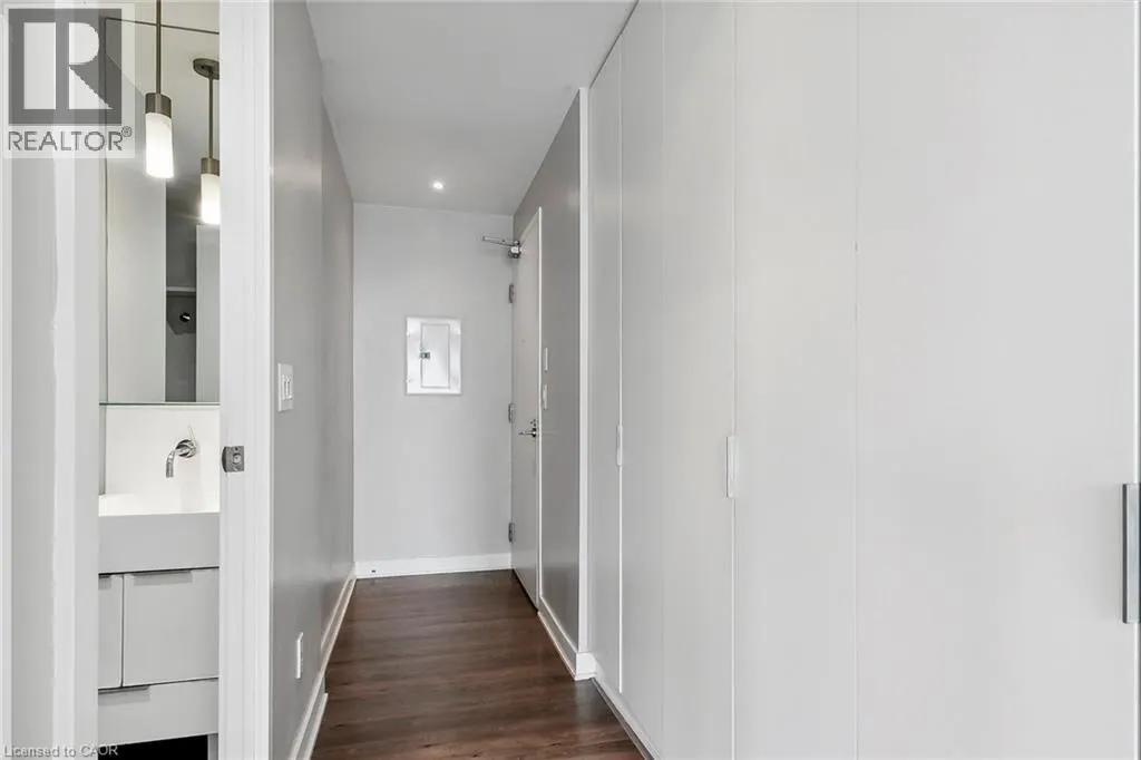 110 CHARLES Street E Unit# 2604, #2604