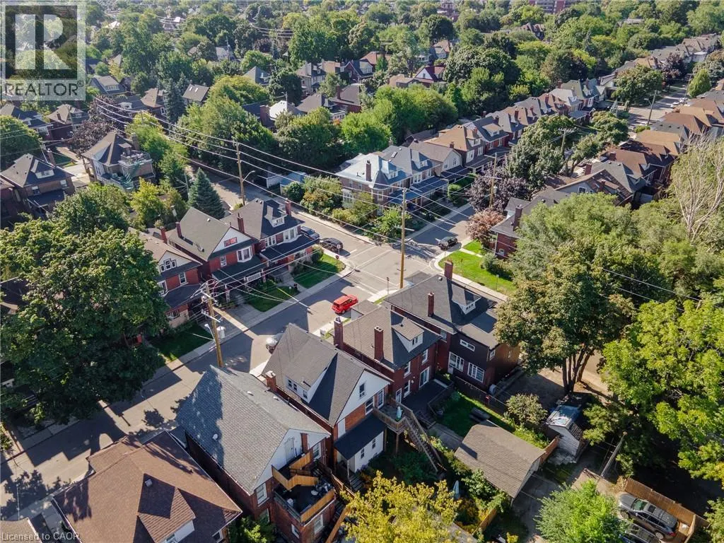 36 SPADINA Avenue