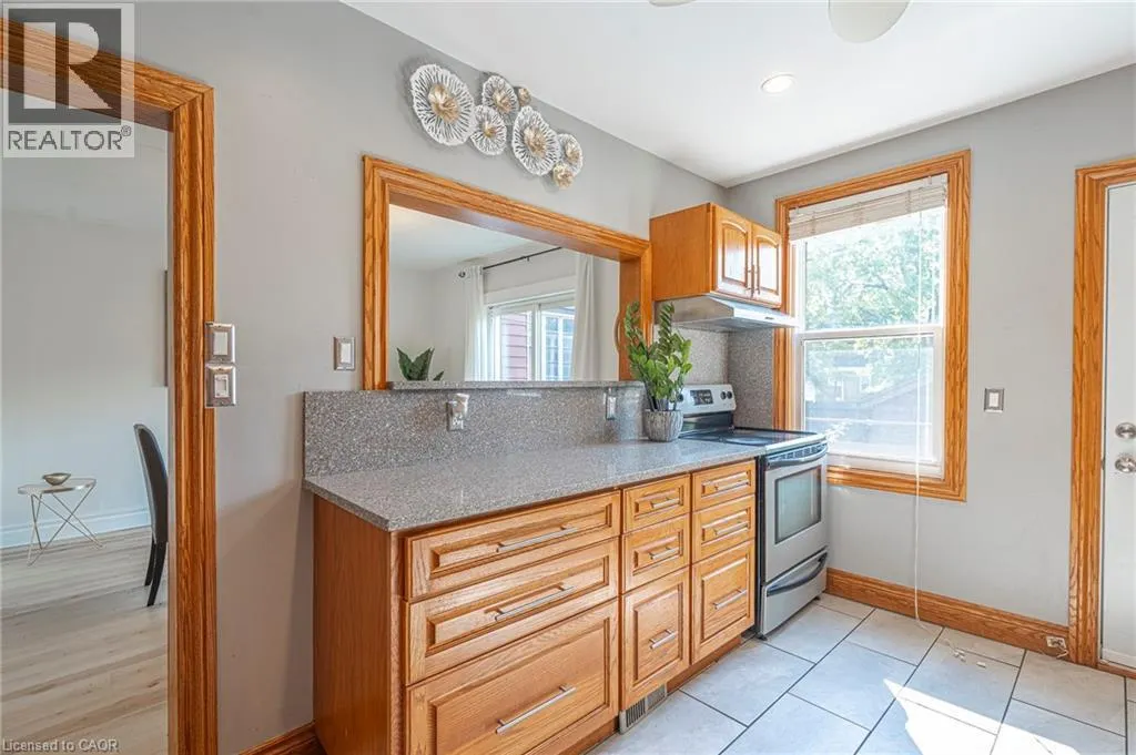 36 SPADINA Avenue