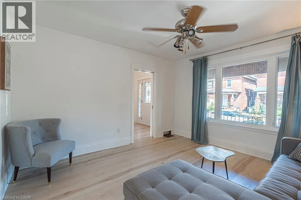 36 SPADINA Avenue