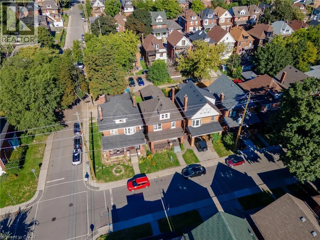 36 SPADINA Avenue