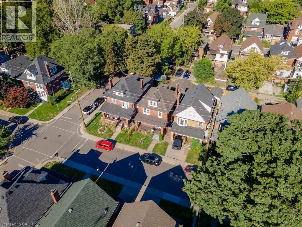 36 SPADINA Avenue