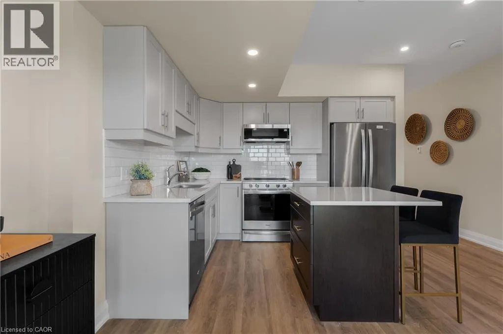 118 SUMMERSIDES Boulevard Unit# 314, #314