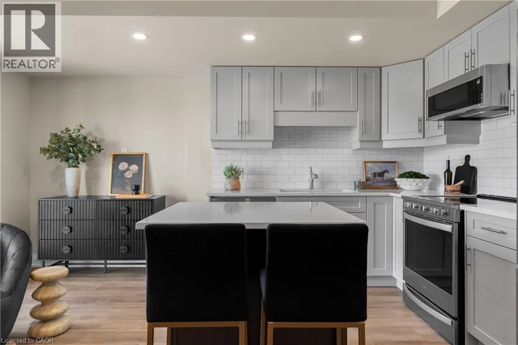 118 SUMMERSIDES Boulevard Unit# 314, #314