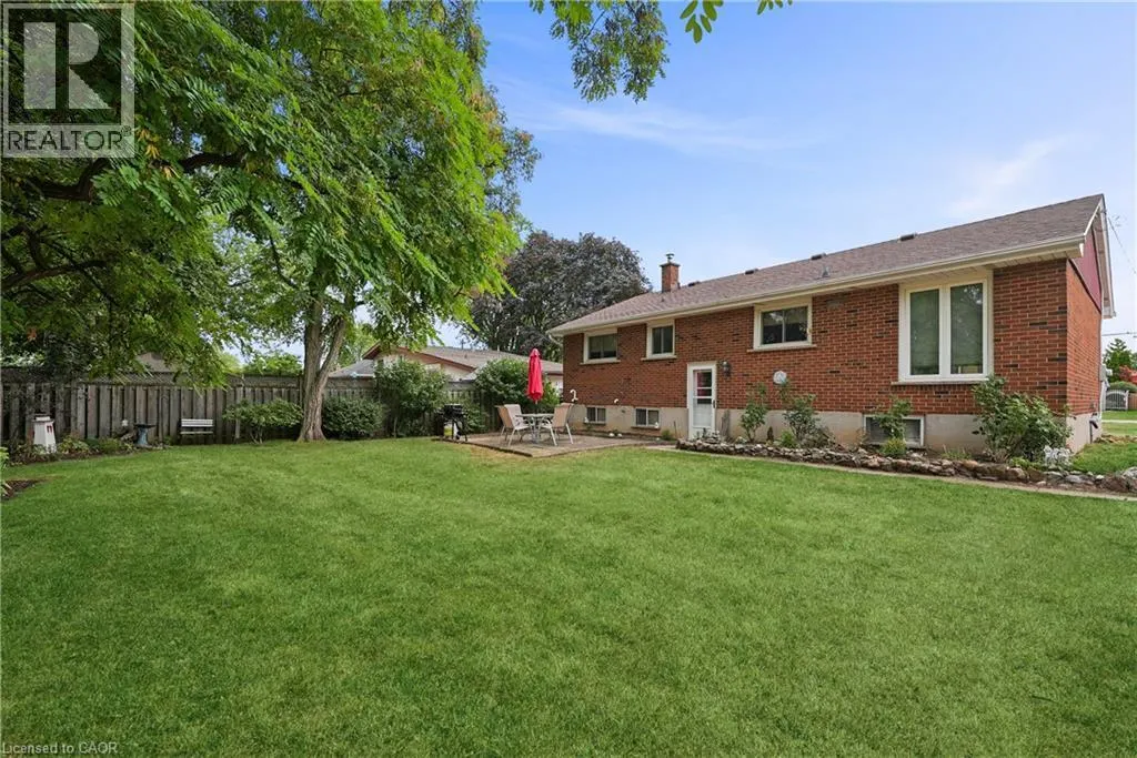 11 KELSON Avenue N
