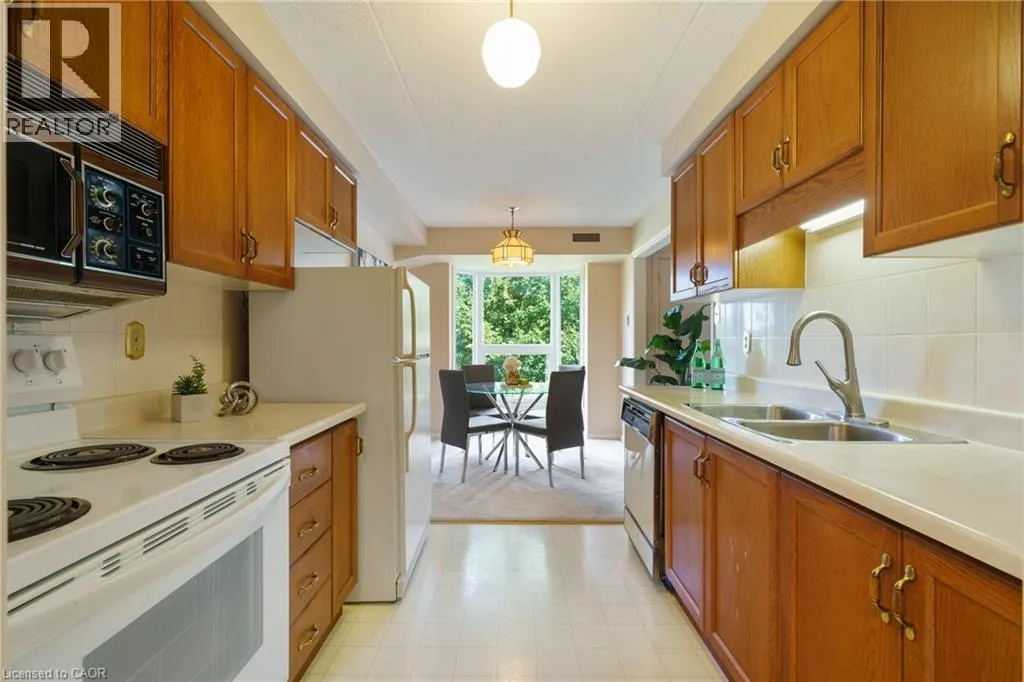 416 LIMERIDGE Road Unit# 213, #213