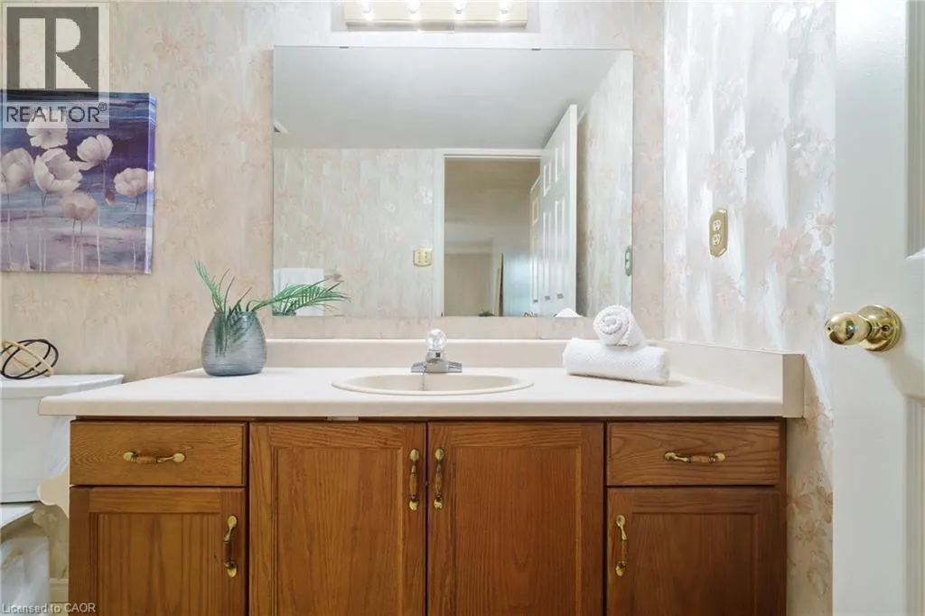 416 LIMERIDGE Road Unit# 213, #213