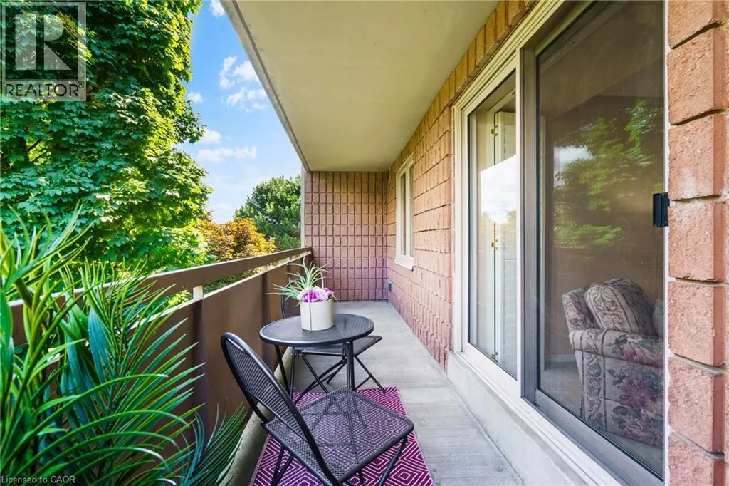 416 LIMERIDGE Road Unit# 213, #213