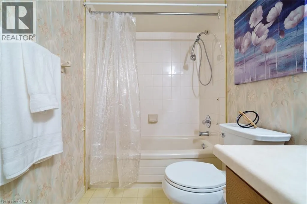 416 LIMERIDGE Road Unit# 213, #213