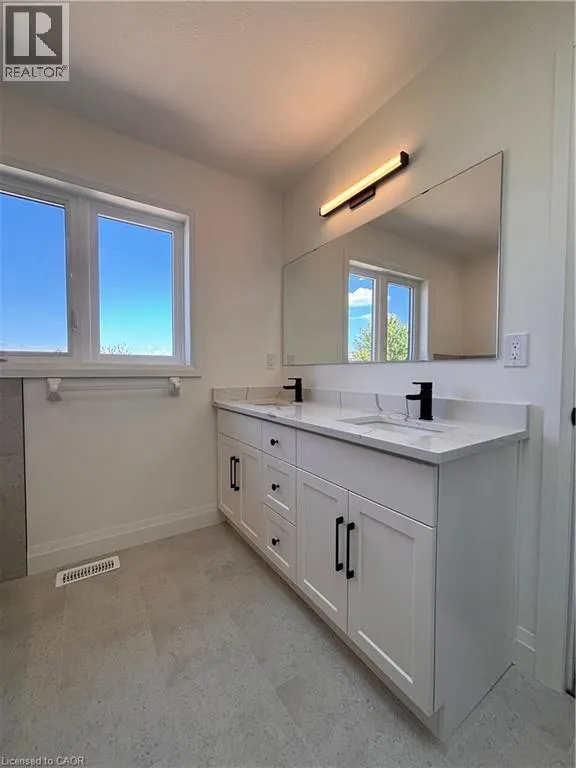 101 RIVERTRAIL Avenue Unit# Upper, #Upper