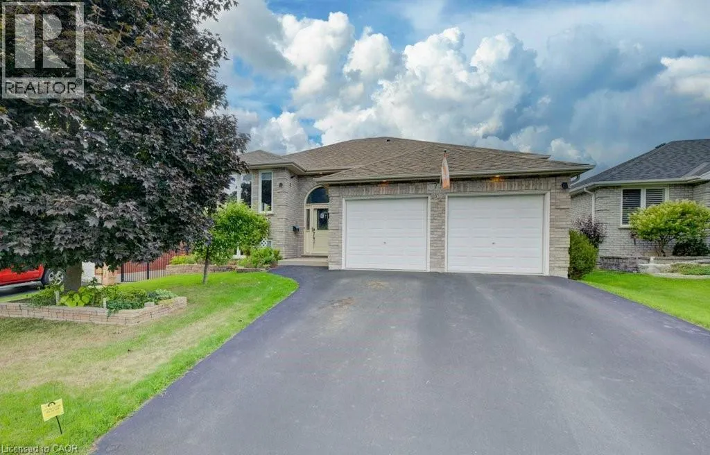 12 BRADBURY Crescent