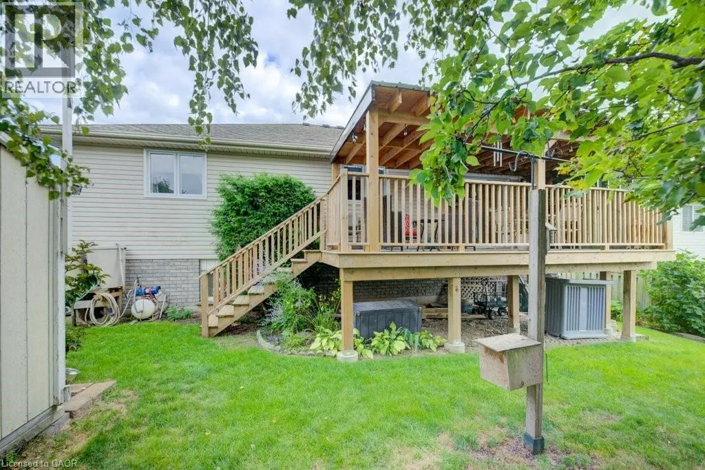 12 BRADBURY Crescent