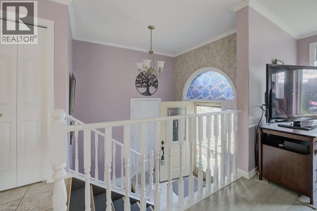 12 BRADBURY Crescent