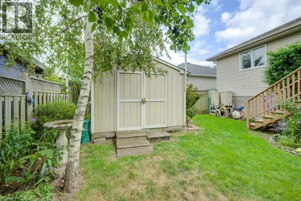 12 BRADBURY Crescent
