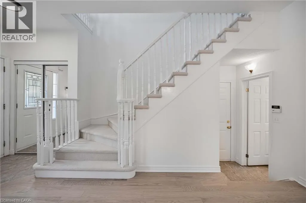 5228 GARLAND Crescent