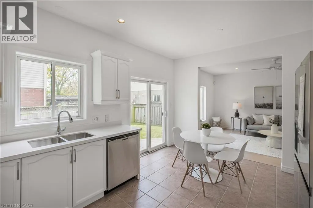 5228 GARLAND Crescent