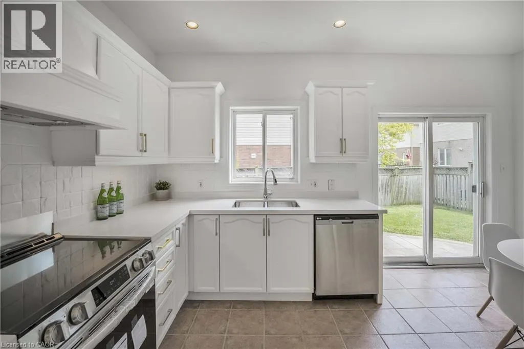 5228 GARLAND Crescent