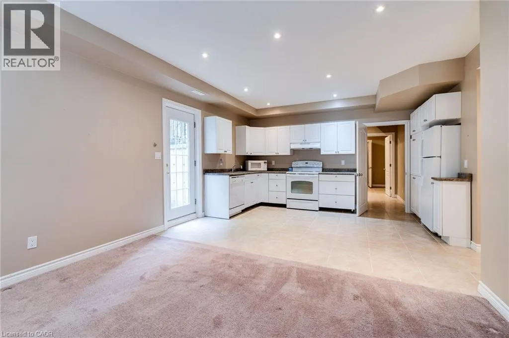 32 CHAMBERS Drive