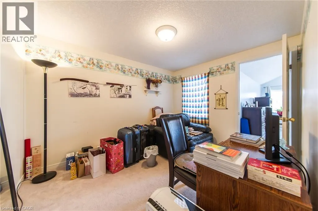 327 HAVENDALE Crescent