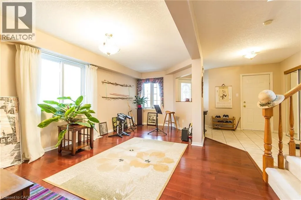 327 HAVENDALE Crescent