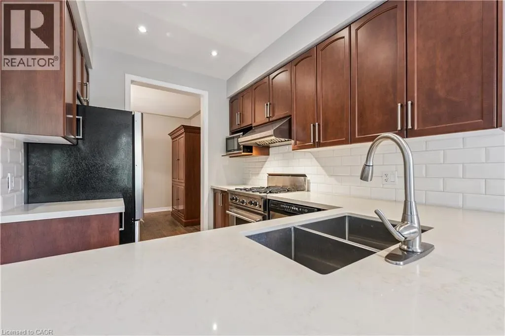 28 DOON MILLS Drive Unit# 9, #9