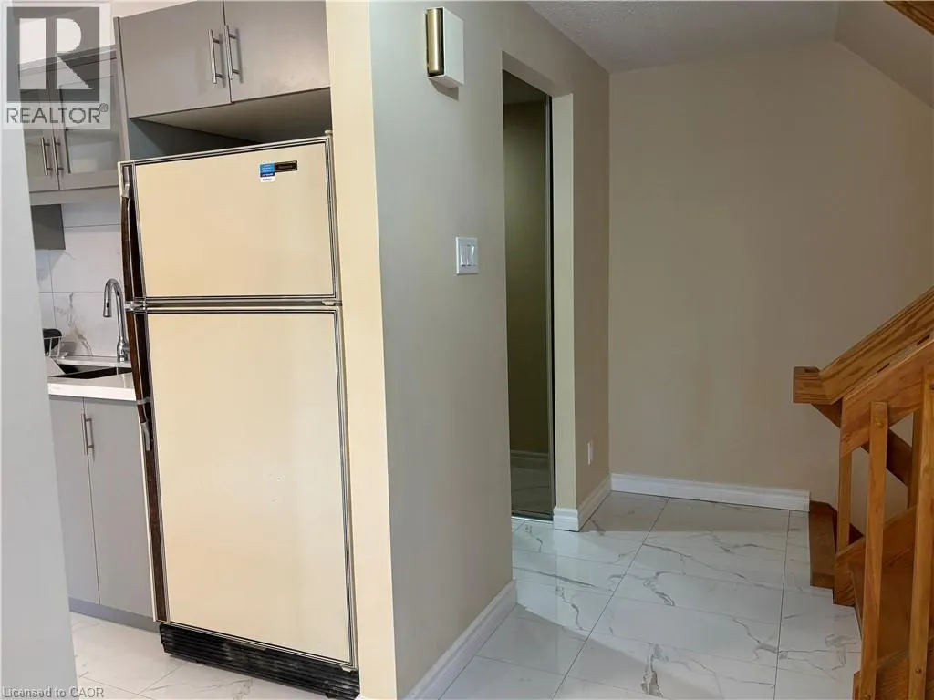 487 BEECHWOOD Drive Unit# 4, #4