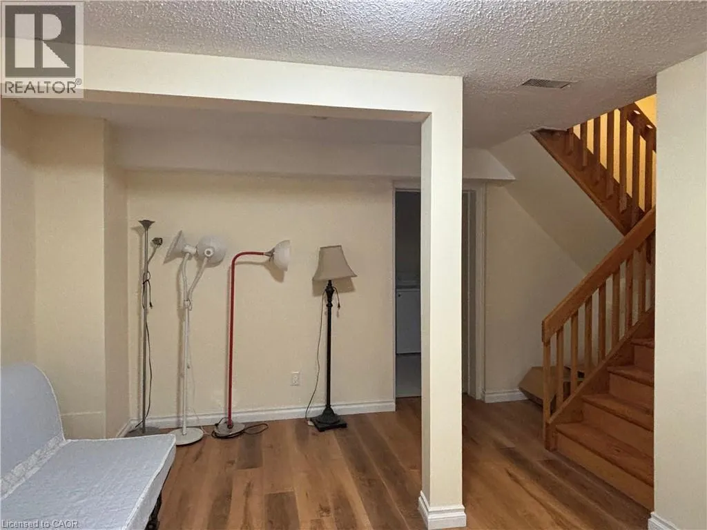 487 BEECHWOOD Drive Unit# 4, #4
