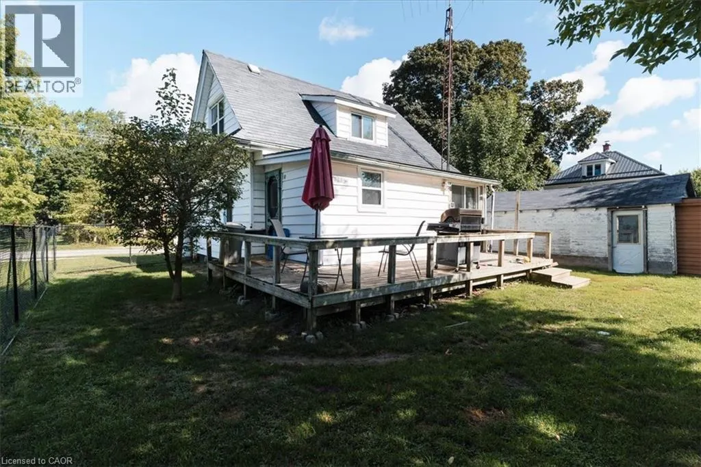 211 MCNAB Street W
